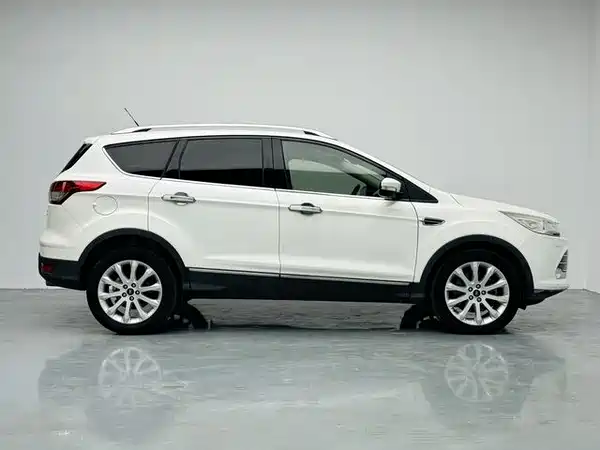 Ford Kuga 2015