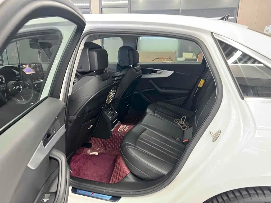 Audi A4L 2020