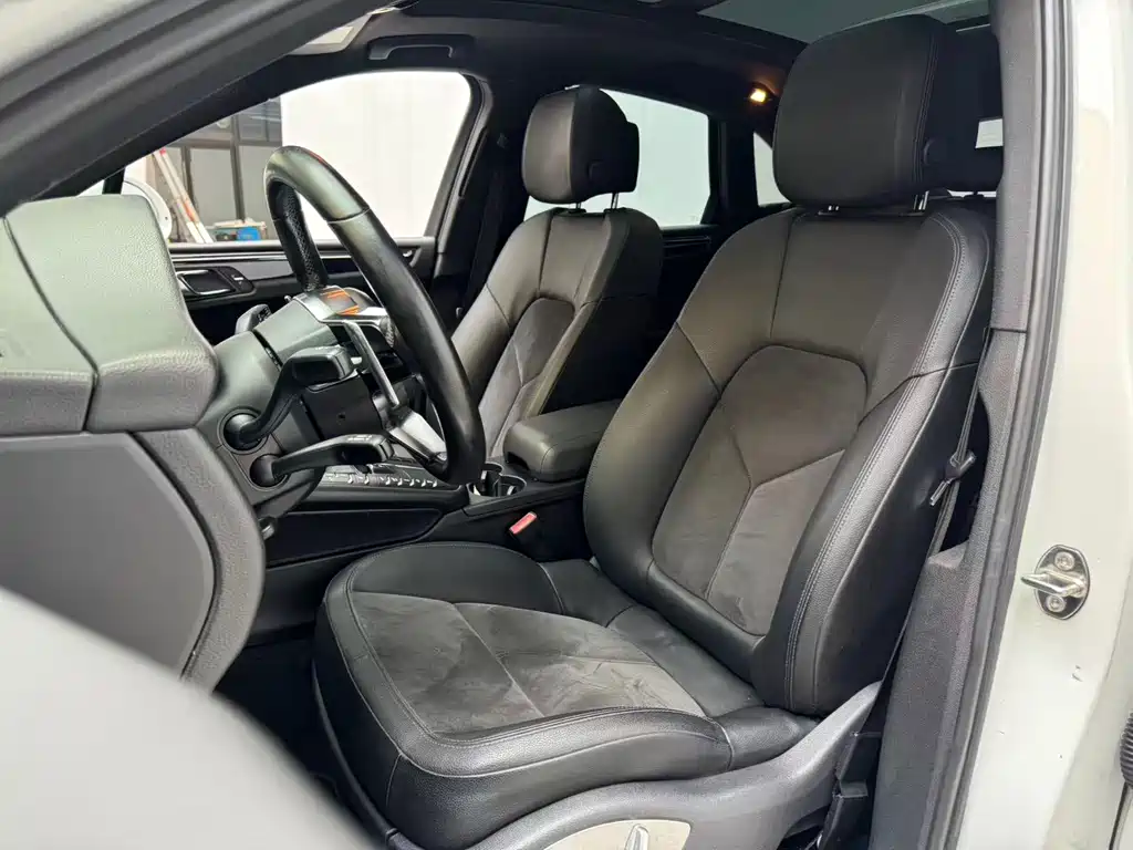 Porsche Macan 2015 — фото 11