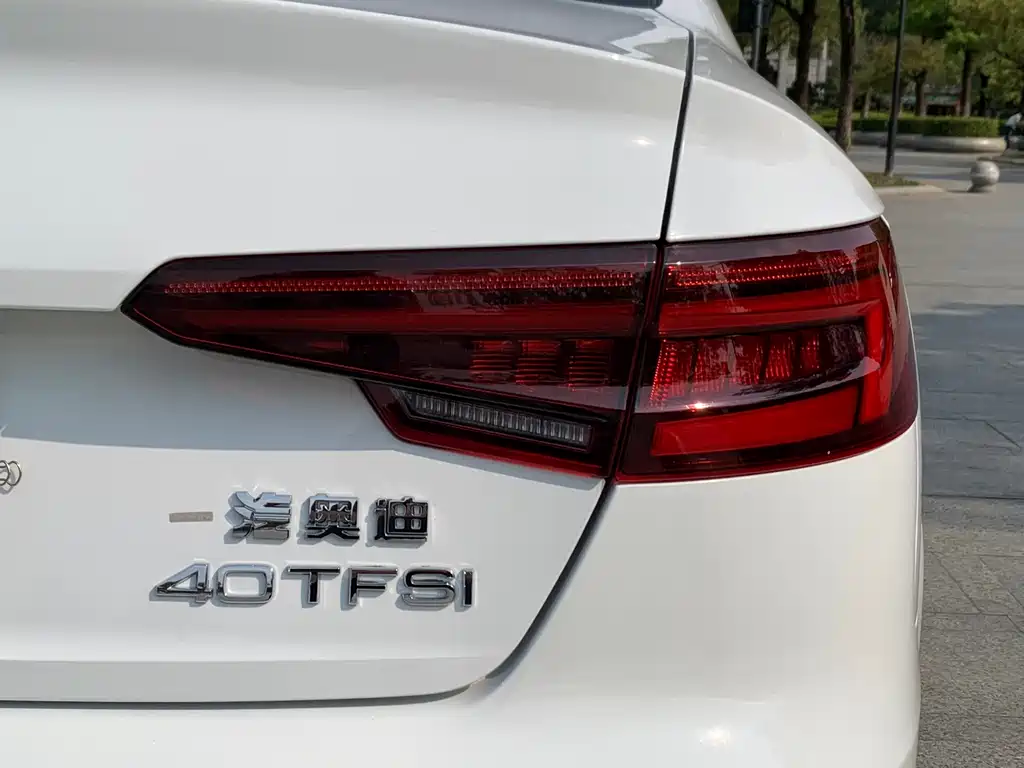 Audi A4L 2018 — фото 11