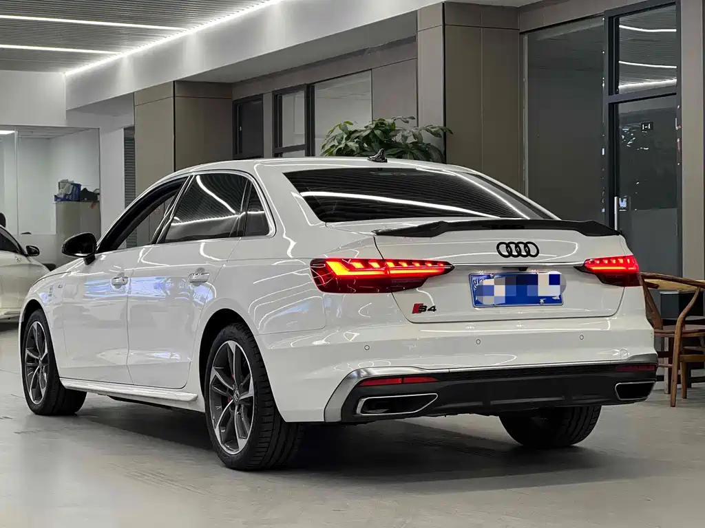 Audi A4L 2020 — фото 9