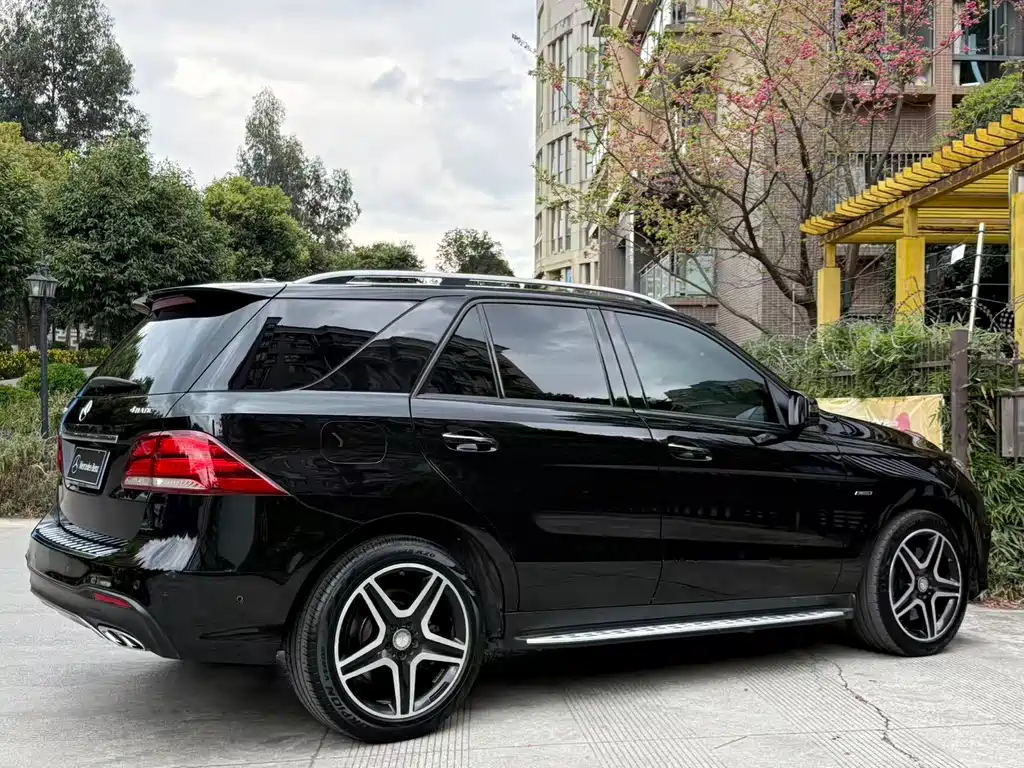 Mercedes-Benz GLE 2016 — фото 37