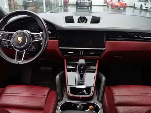 Porsche Cayenne 2021