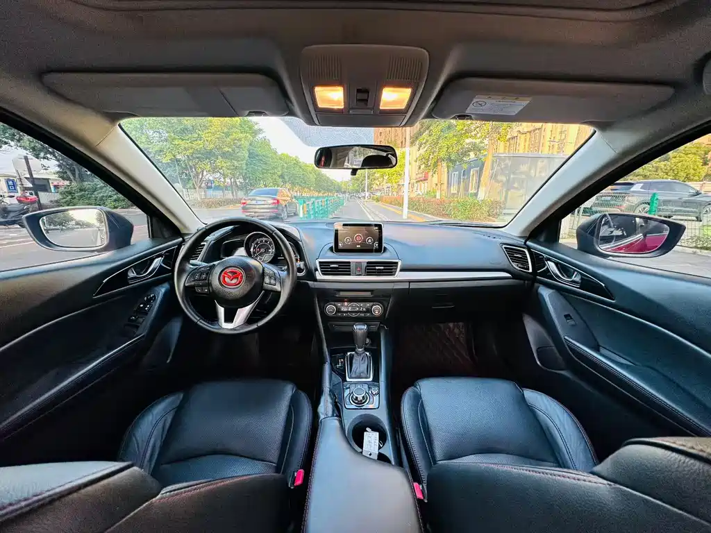 Mazda 3 Axela 2016 — фото 6