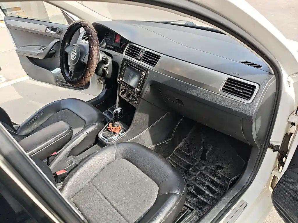 Volkswagen Santana 2014