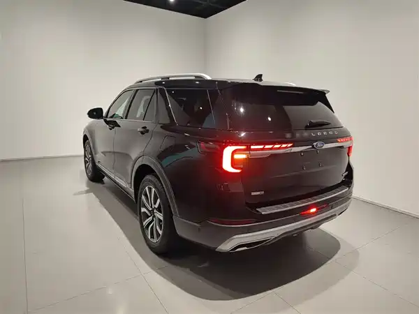 Ford Explorer 2023