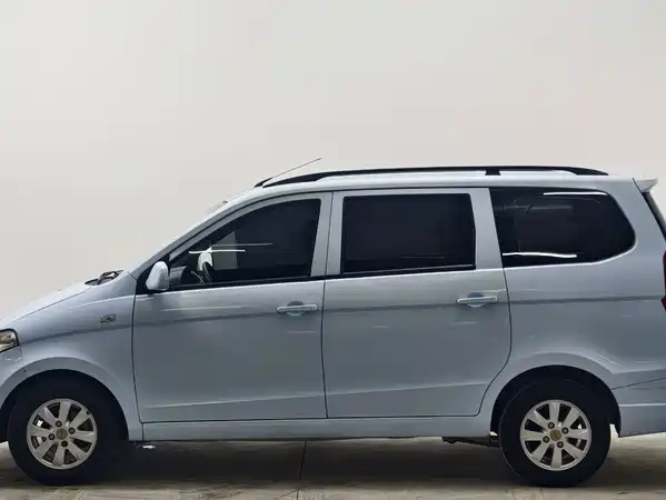 Wuling Hongguang 2016