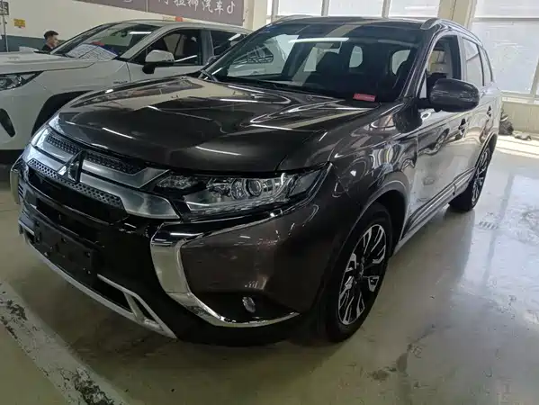 Mitsubishi Outlander 2020
