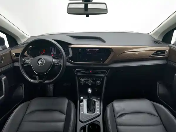 Volkswagen Tharu 2020