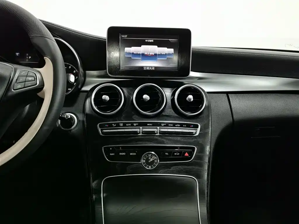 Mercedes-Benz C-Class 2018 — фото 12