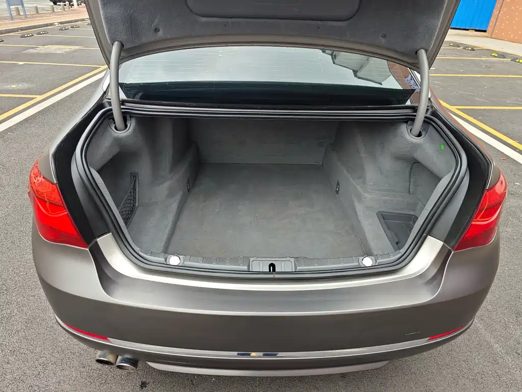 BMW 7 Series 2015 — фото 17