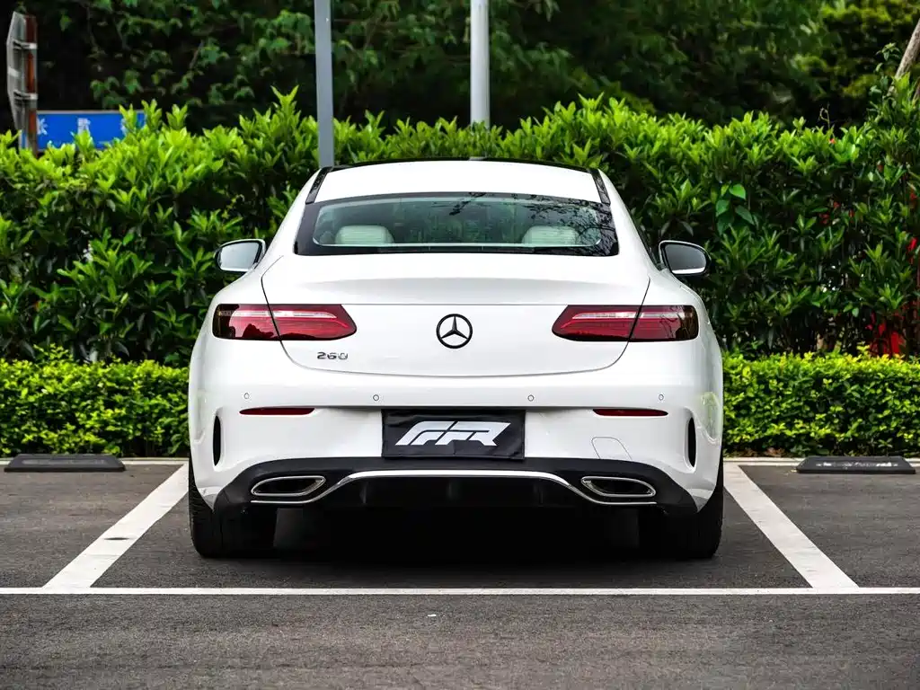 Mercedes-Benz E-Class 2022 — фото 17