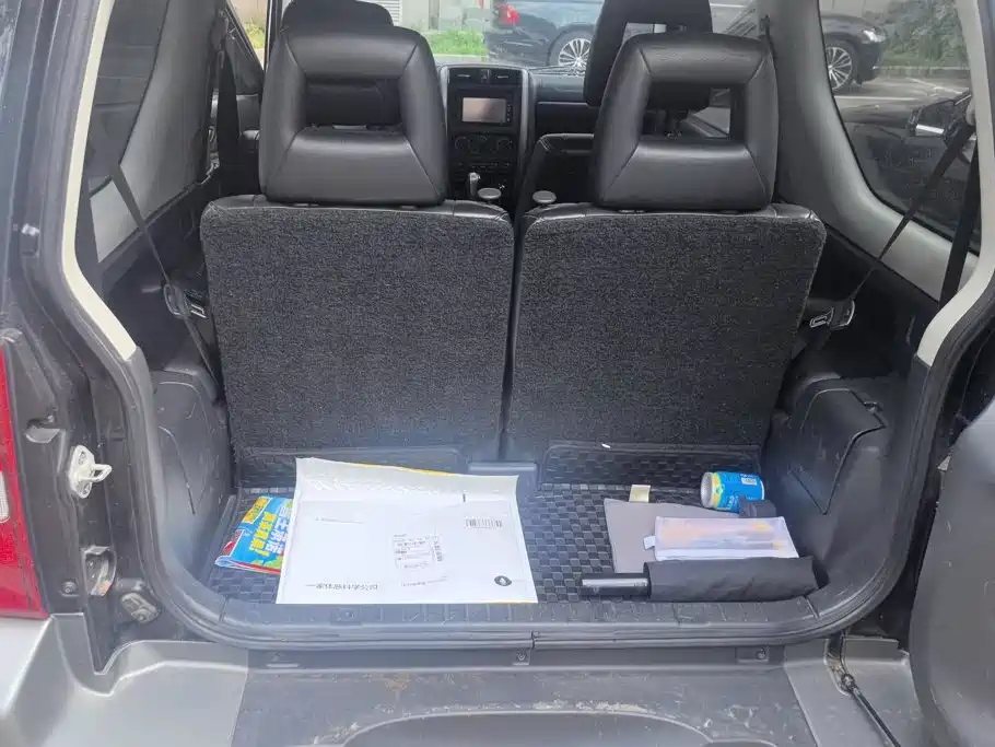 Suzuki Jimny 2012
