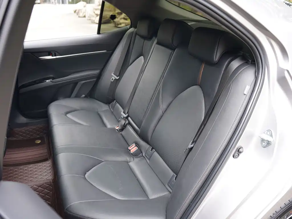 Toyota Camry 2023 — фото 21