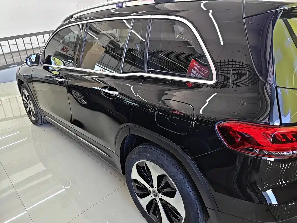 Mercedes-Benz GLB 2023 — фото 4