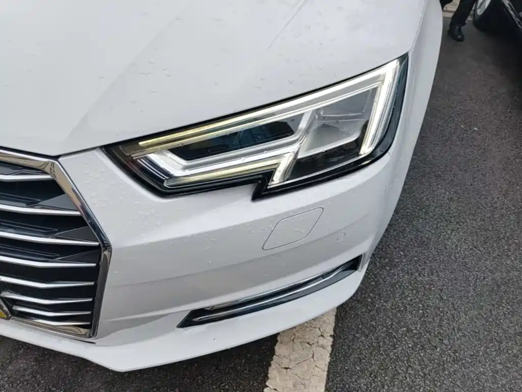 Audi A4L 2018 — фото 24
