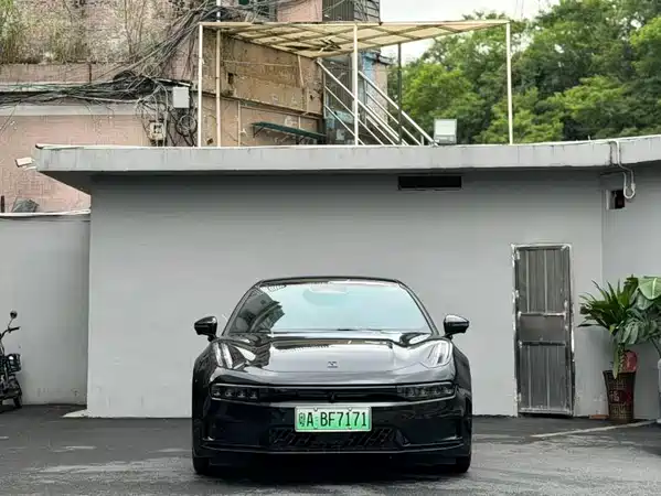 Zeekr 001 2023