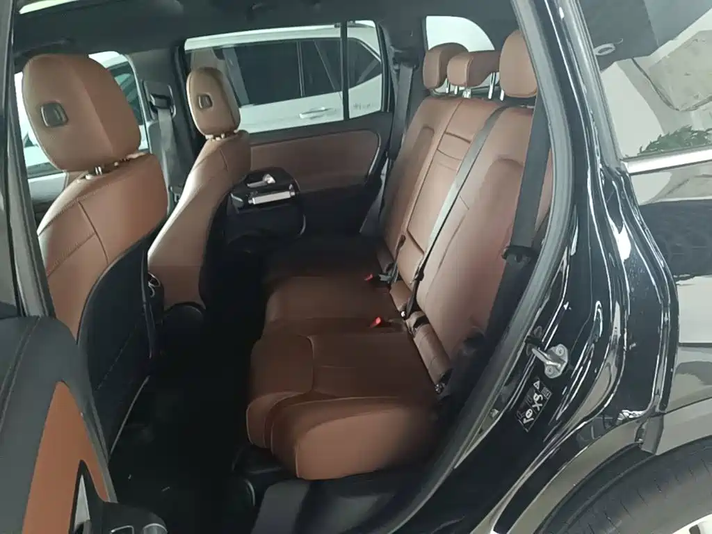Mercedes-Benz GLB 2023 — фото 17