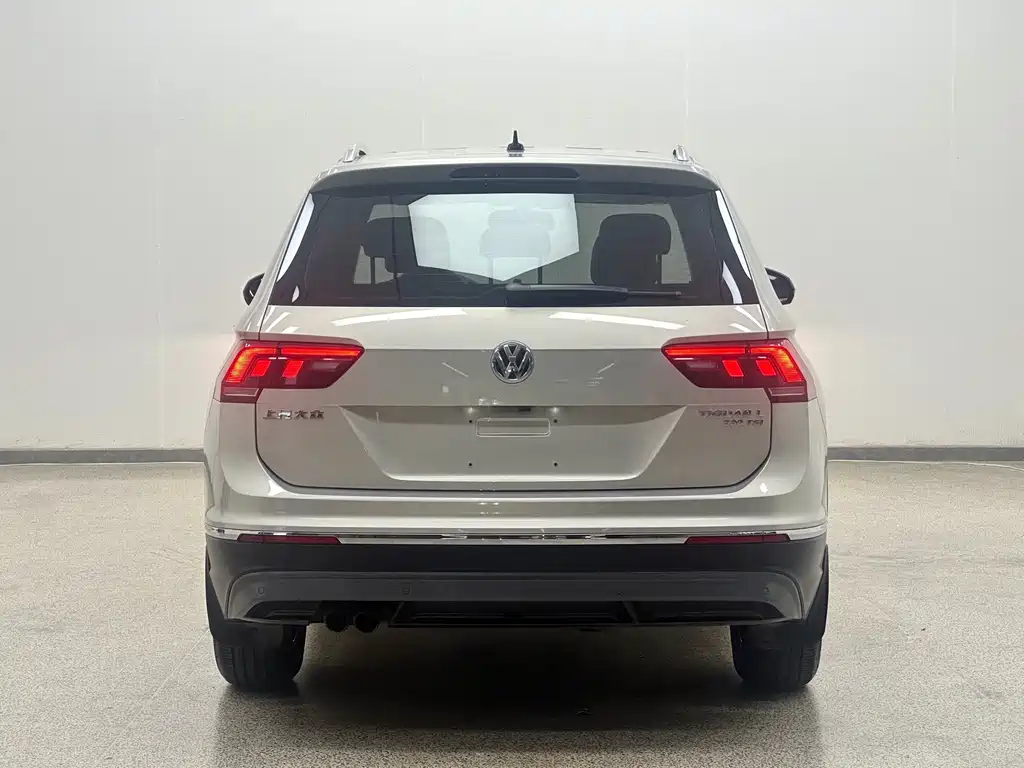 Volkswagen Tiguan L 2018 — фото 30