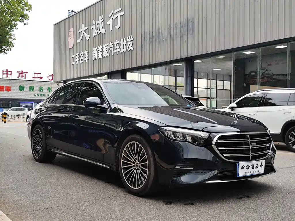 Mercedes-Benz E-Class 2025 — фото 3