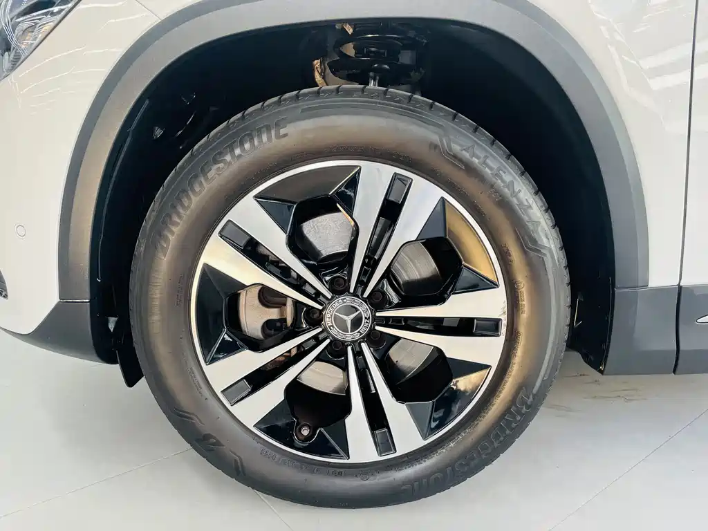 Mercedes-Benz GLA 2023