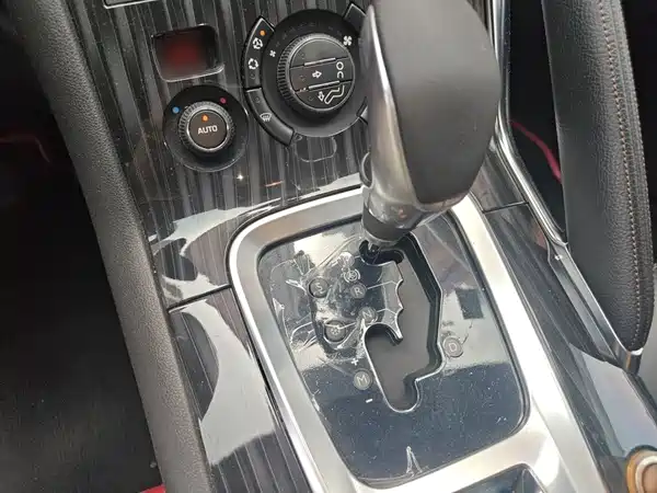 Peugeot 3008 2014