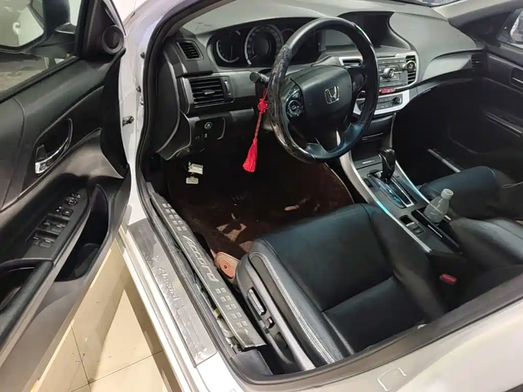 Honda Accord 2016 — фото 16