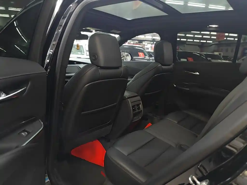 Cadillac XT4 2021 — фото 13