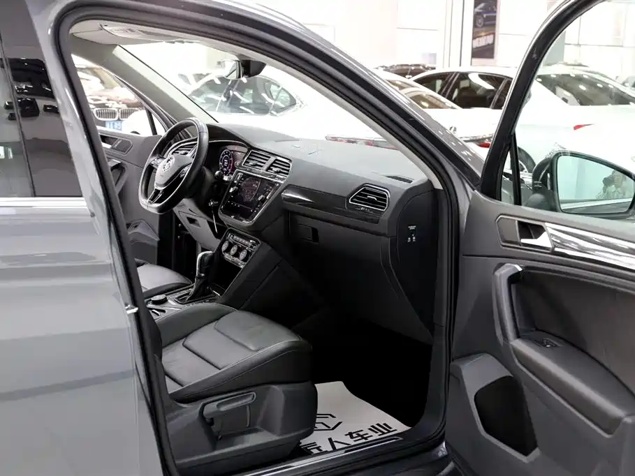 Volkswagen Tiguan 2019 — фото 18