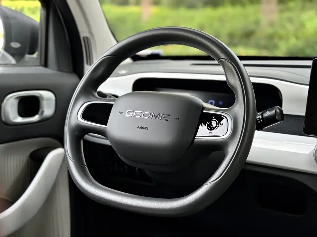 Geely Galaxy Panda 2025 — фото 13