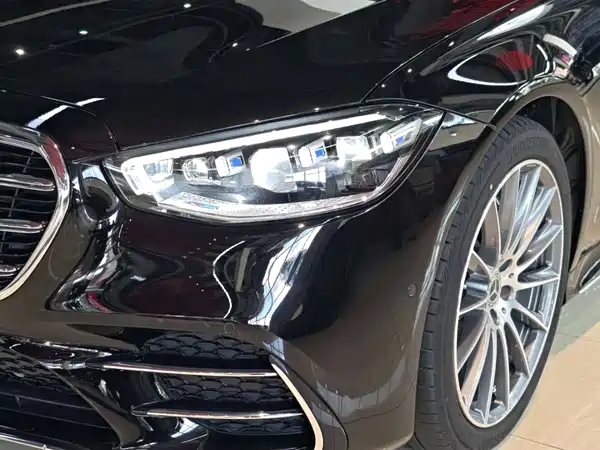 Mercedes-Benz S-Class 2024