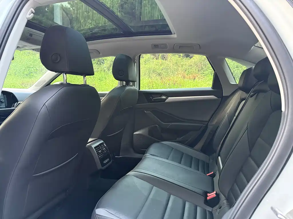 Volkswagen Sagitar 2020