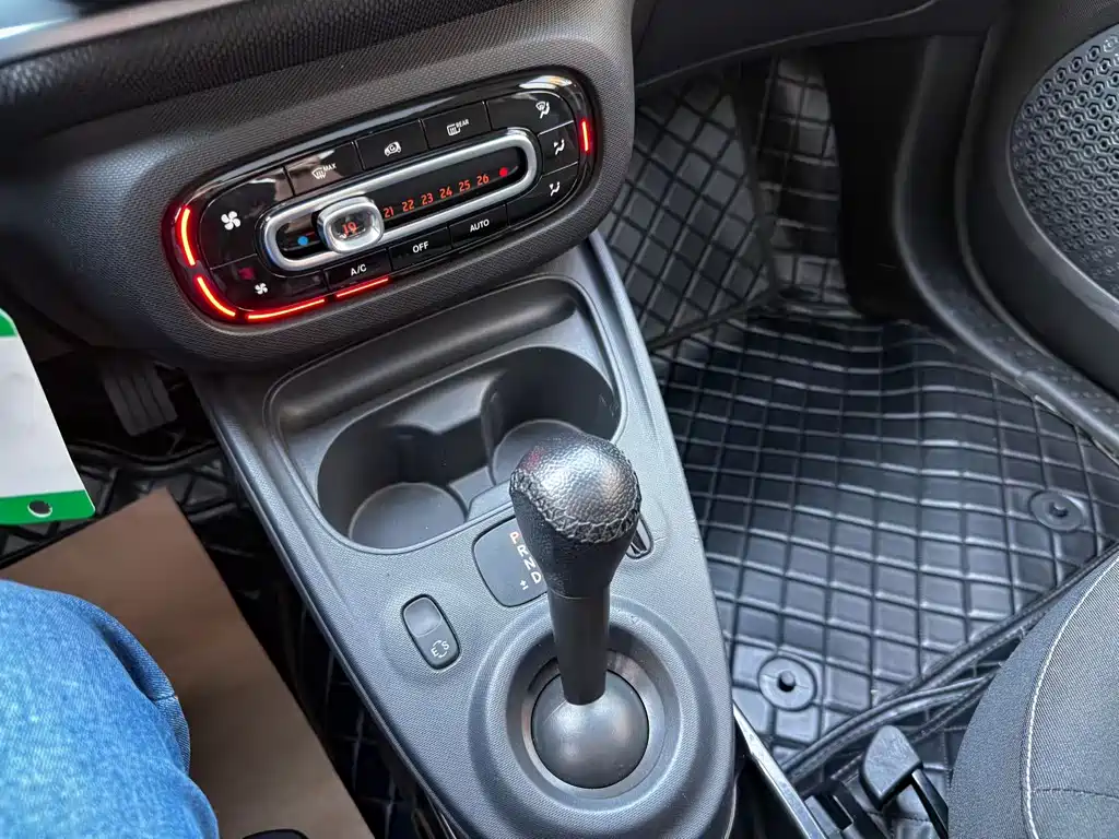 smart Fortwo 2019 — фото 7