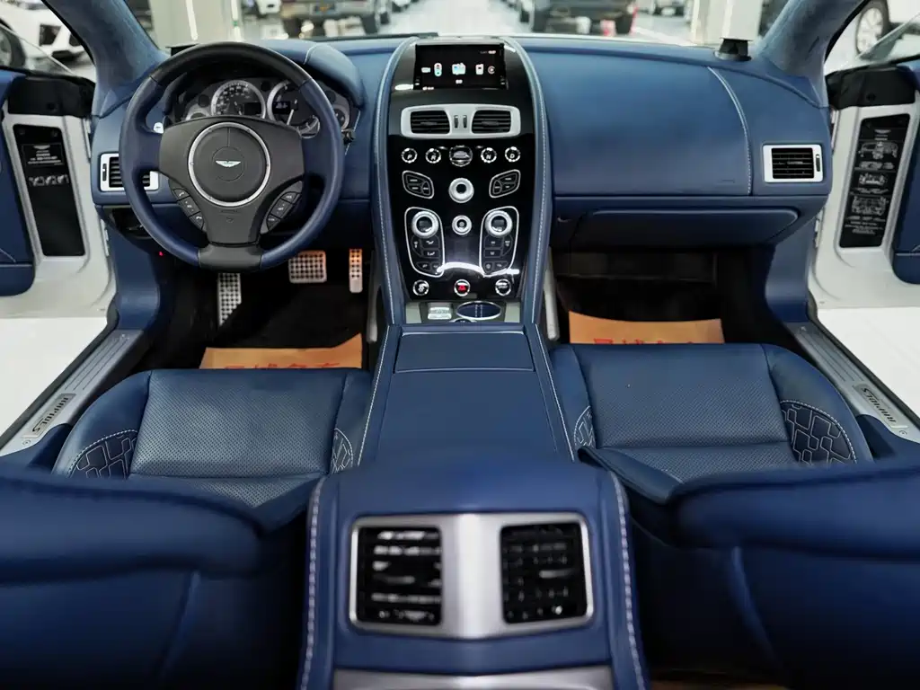 Aston Martin Rapide 2019 — фото 3
