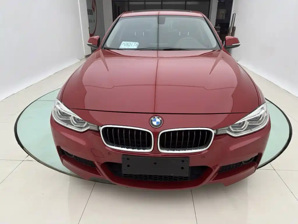 BMW 3 Series 2018 — фото 25