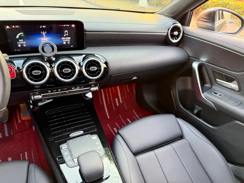 Mercedes-Benz A-Class 2021 — фото 14