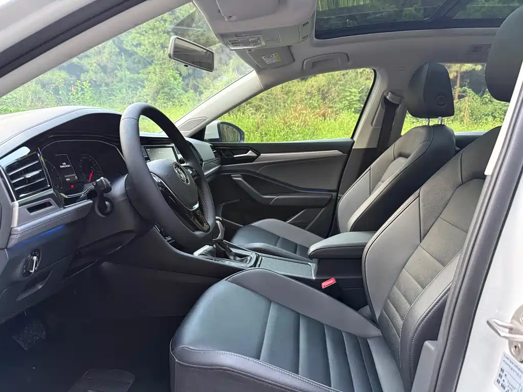 Volkswagen Sagitar 2020