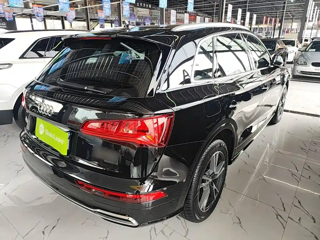 Audi Q5L 2020 — фото 7