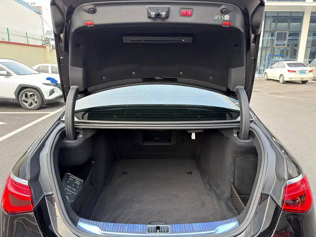 Mercedes-Benz S-Class 2022 — фото 16