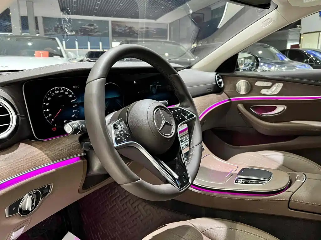 Mercedes-Benz E-Class 2023 — фото 22