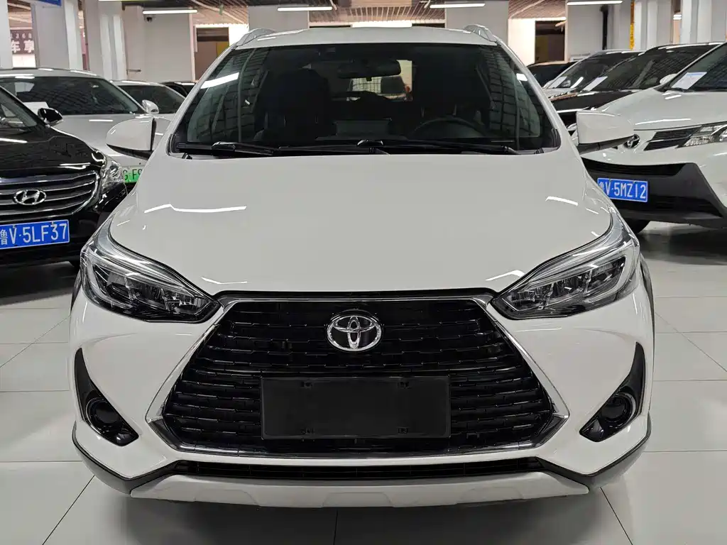 Toyota Yaris L 2021 — фото 2
