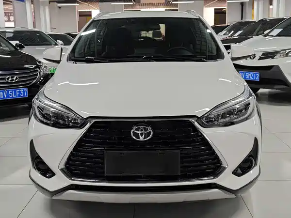 Toyota Yaris L 2021