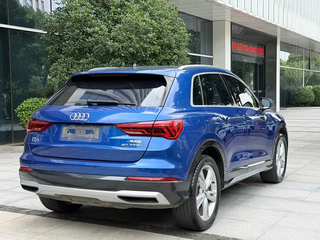 Audi Q3 2019 — фото 6