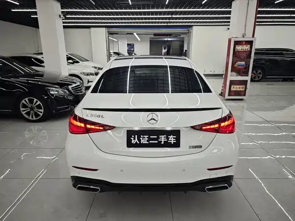 Mercedes-Benz C-Class 2024