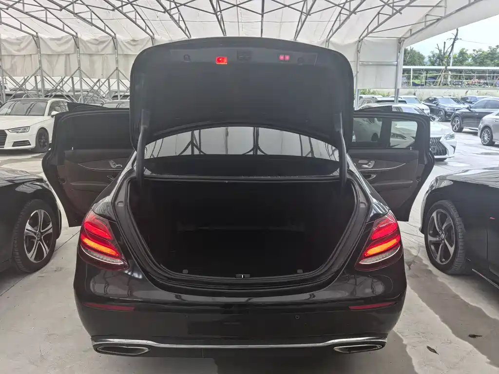 Mercedes-Benz E-Class 2019 — фото 11