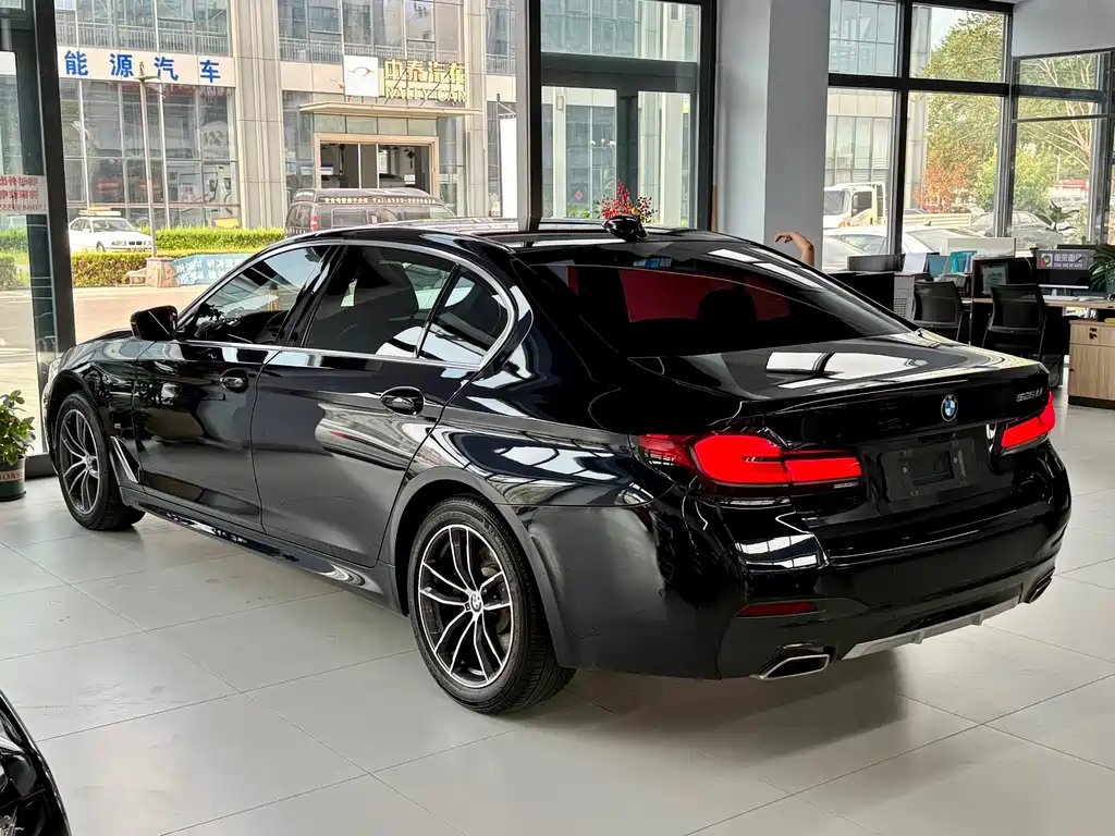 BMW 5 Series 2021
