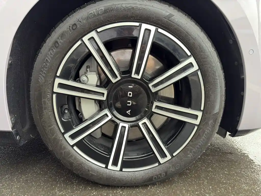 Audi E5 Sportback 2025 — фото 19