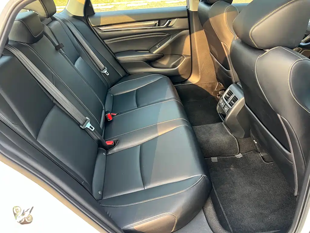 Honda Accord 2022 — фото 16