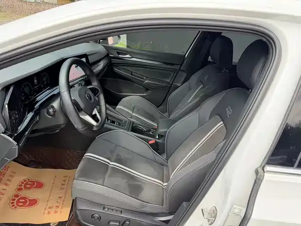 Volkswagen Golf 2021