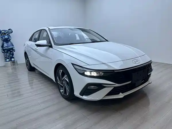 Hyundai Elantra 2023